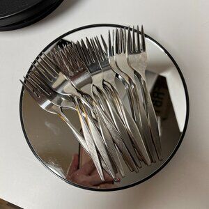 16 Oneida Stainless Windrift Salad Forks